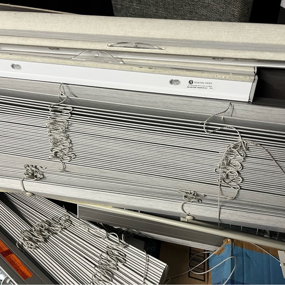 3dayBlinds Faux wooden window shutters, must live in Las Vegas for pick-up - Picture 6 of 12